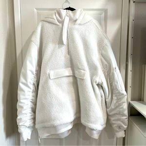 NWT Ivy Park x Adidas - White Sweat-shirt with Faux Fur - Size XL